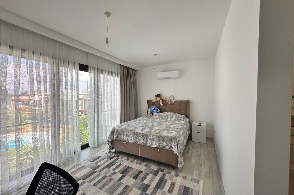 Girne Zeytinlik'te satılık 3+1 Tripleks villa