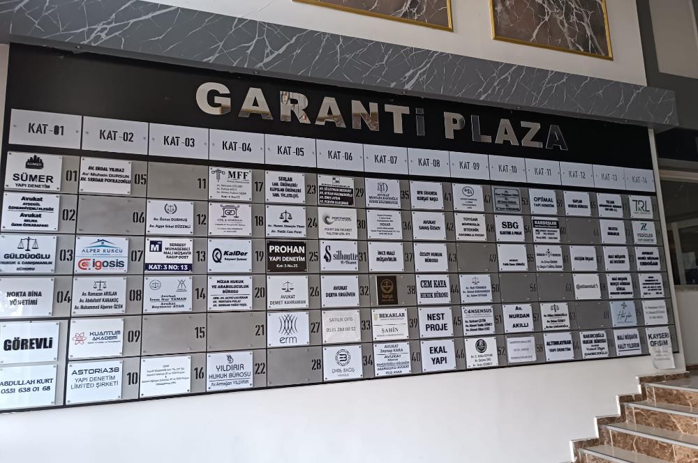 GARANTİ PLAZADA İÇİ YAPILI KİRALIK OFİS CENTURY21 ZİRVE'DEN