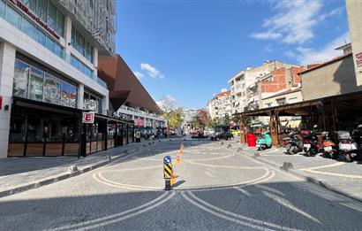 C21 BAL'DAN ÇARŞI MERKEZDE EŞYALI KİRALIK 1+1 YENİ DAİRE