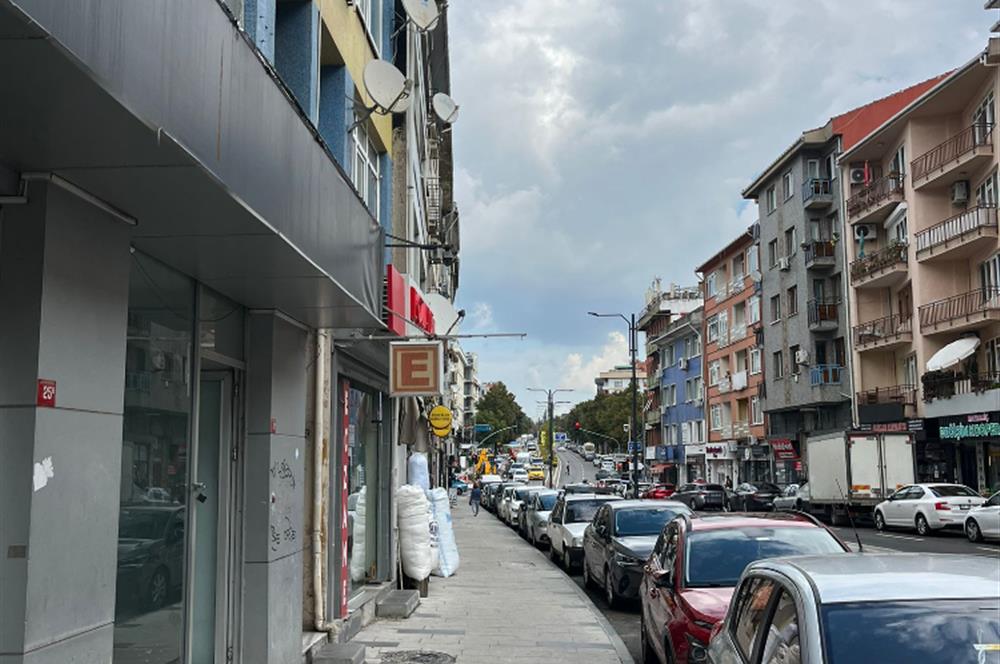 ACIBADEM CADDESI'NDE MERKEZİ KONUMDA GENİŞ DÜKKAN-MAĞAZA