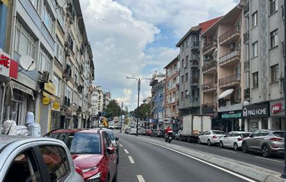 ACIBADEM CADDESI'NDE MERKEZİ KONUMDA GENİŞ DÜKKAN-MAĞAZA