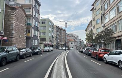 ACIBADEM CADDESI'NDE MERKEZİ KONUMDA GENİŞ DÜKKAN-MAĞAZA