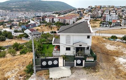 C21 Bal'dan Kuvayi Milliye Satılık 387 M2 4+1 Bahçeli Lüks Villa