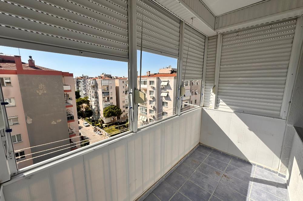 Bayraklı Manavkuyu ' da Site İçi 3+1 Kiralık Daire