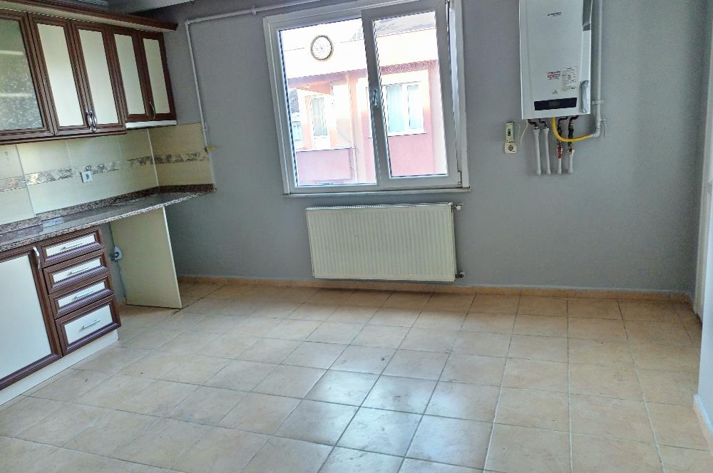 Sarıgazi merkezde kiralık 3+1 daire 