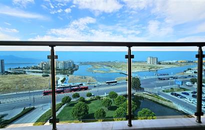 Mavişehir'de Satılık Deniz Manzaralı 177m2 3+1 Daire