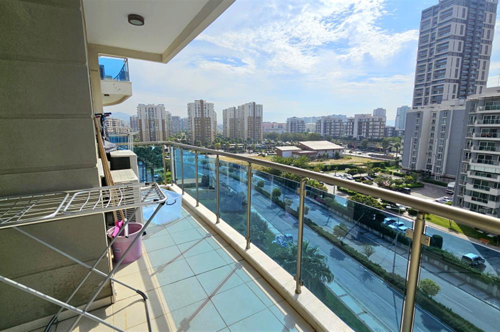 Mavişehir'de Satılık Deniz Manzaralı 177m2 3+1 Daire