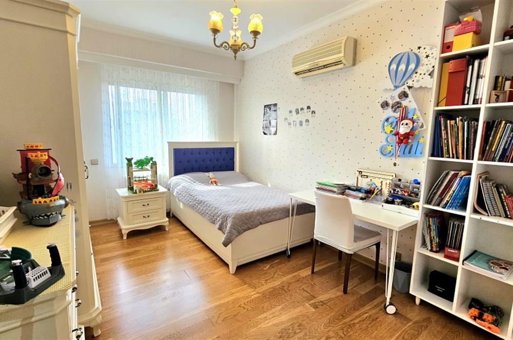 Mavişehir'de Satılık Deniz Manzaralı 177m2 3+1 Daire