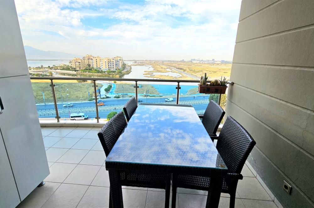 Mavişehir'de Satılık Deniz Manzaralı 177m2 3+1 Daire