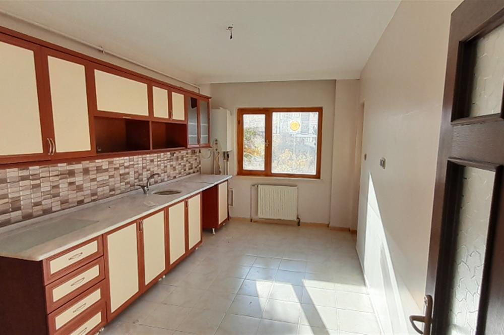 AKPINAR'DA CADDE ÜZERİNDE MANZARALI 2+1 KİRALIK DAİRE