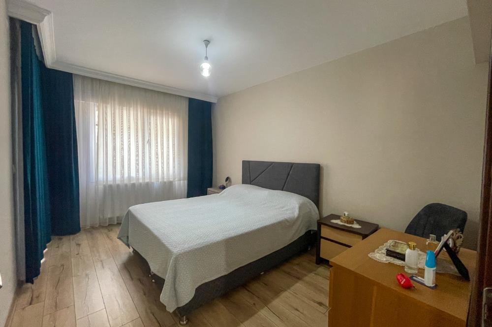 Kuşadası Ege Mahallesinde Deniz Manzaralı Havuzlu sitede 3+1 Daire