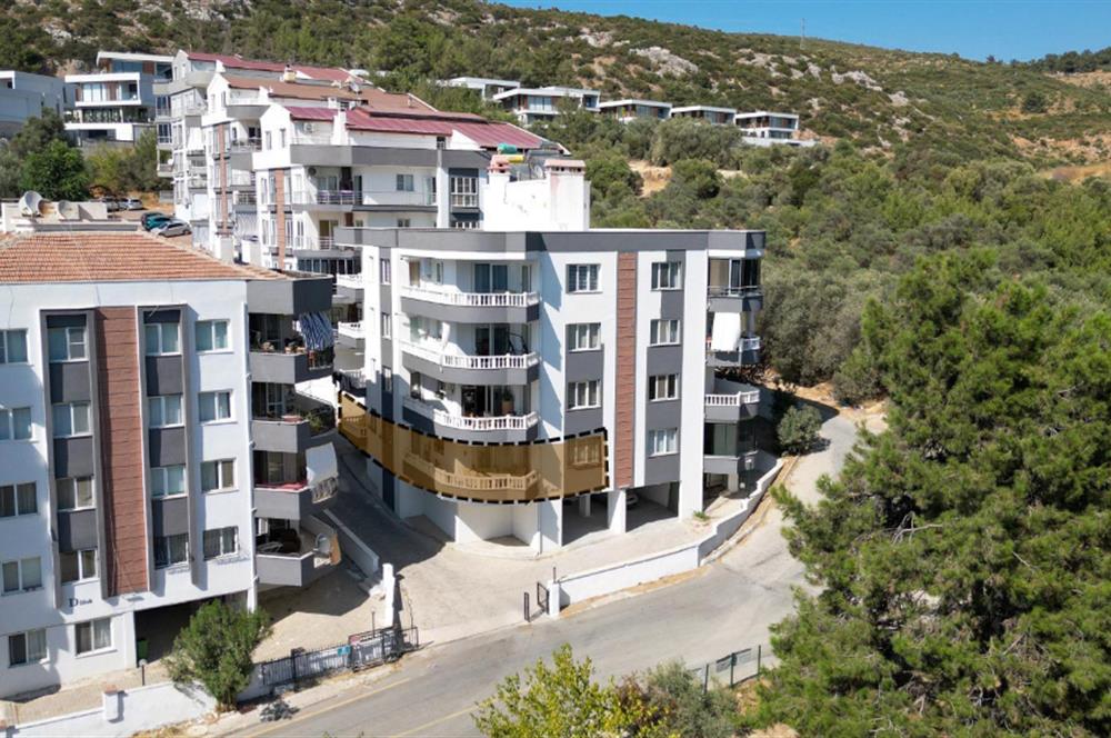 Kuşadası Ege Mahallesinde Deniz Manzaralı Havuzlu sitede 3+1 Daire