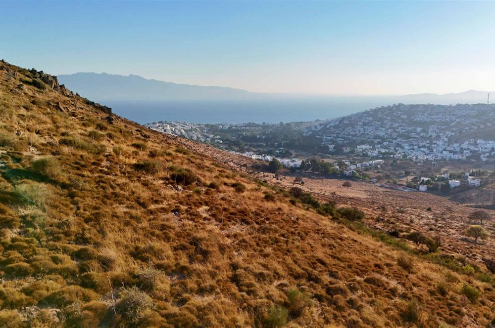 Bodrum Akyarlar'da Satılık Deniz Manzaralı Arsa