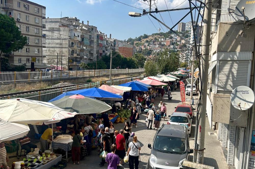 Bayraklı Fuat Edip Baksı Mahallesi 'nde Satılık 3+1 Daire