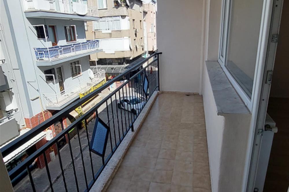 Bayraklı Manavkuyu 3+1 Doğalgaz Kapalı Mutfak Kiralık Daire