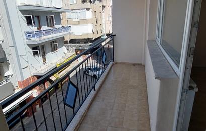 Bayraklı Manavkuyu 3+1 Doğalgaz Kapalı Mutfak Kiralık Daire