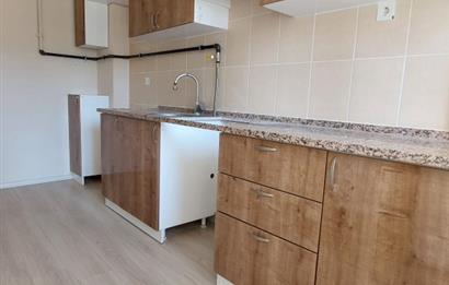 Bayraklı Manavkuyu 3+1 Doğalgaz Kapalı Mutfak Kiralık Daire