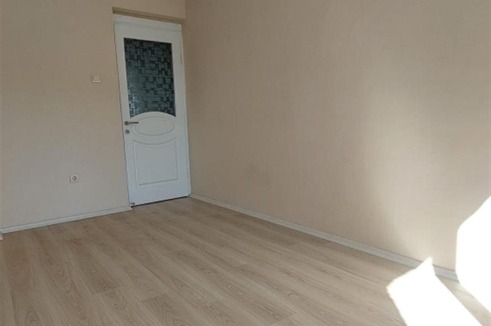 Bayraklı Manavkuyu 3+1 Doğalgaz Kapalı Mutfak Kiralık Daire