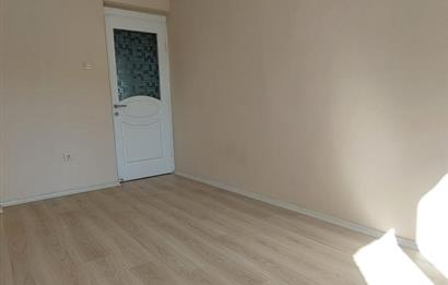 Bayraklı Manavkuyu 3+1 Doğalgaz Kapalı Mutfak Kiralık Daire