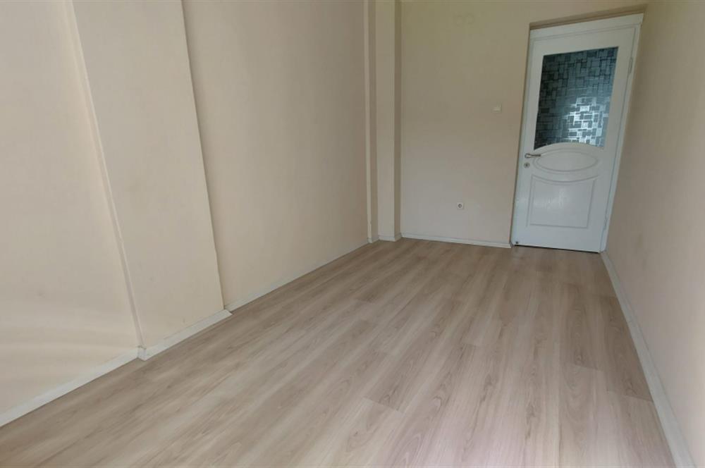 Bayraklı Manavkuyu 3+1 Doğalgaz Kapalı Mutfak Kiralık Daire