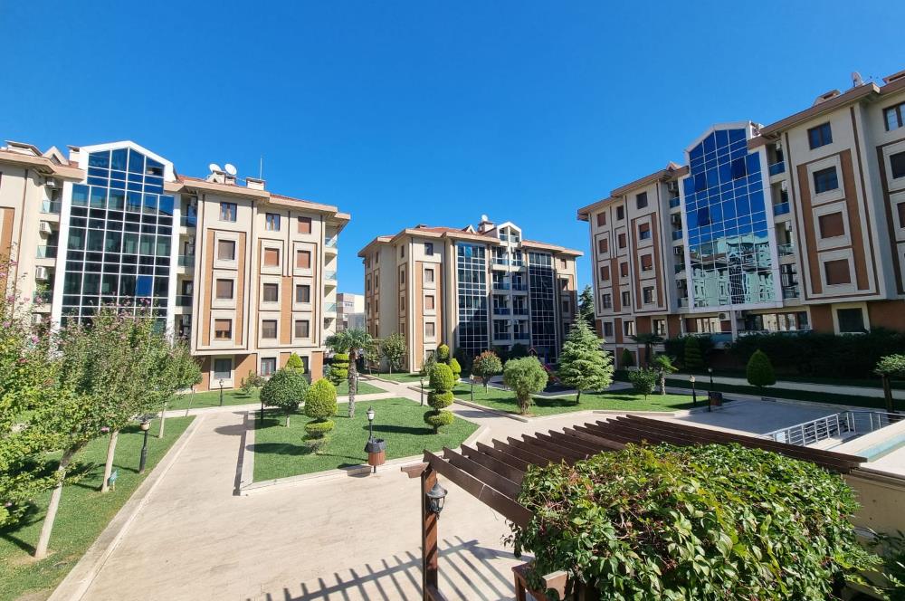 Bahçelievler Saklı Vadi Konaklarında Satılık 3+1 155m2 Daire