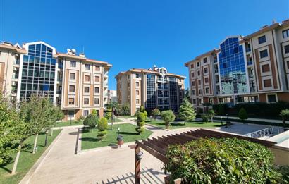 Bahçelievler Saklı Vadi Konaklarında Satılık 3+1 155m2 Daire