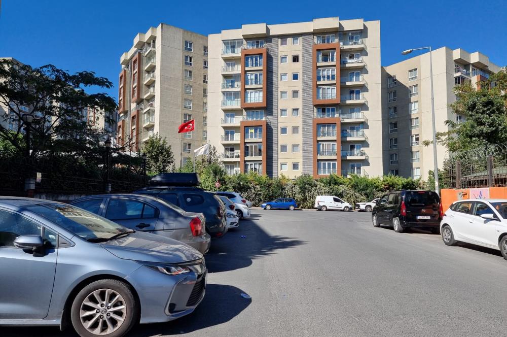 Bahçelievler Saklı Vadi Konaklarında Satılık 3+1 155m2 Daire