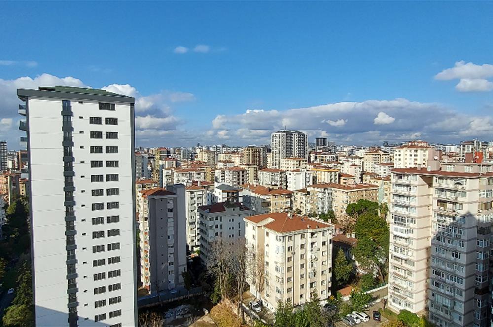 ERENKÖY BAĞDAT CAD. MARMARAYA YAKIN DENİZ MANZARALI SİTEDE 3+1 135 m2