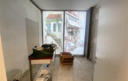 GÜLLÜBAĞLAR TANDOĞAN CADDESİNDE CADDE CEPHELİ 322 M2 DÜKKAN