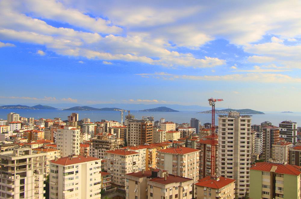 ERENKÖY BAĞDAT CAD. MARMARAYA YAKIN DENİZ MANZARALI SİTEDE 3+1 135 m2