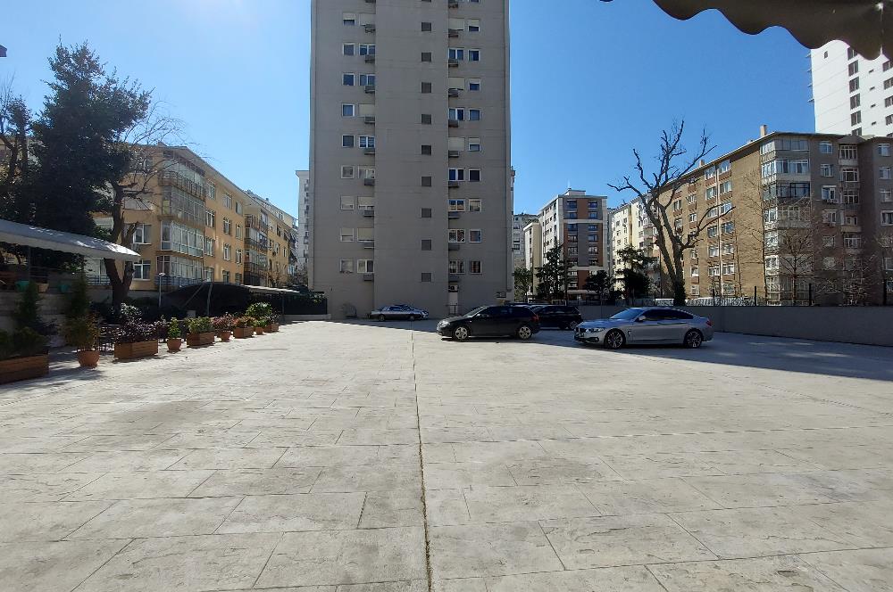 ERENKÖY BAĞDAT CAD. MARMARAYA YAKIN DENİZ MANZARALI SİTEDE 3+1 135 m2