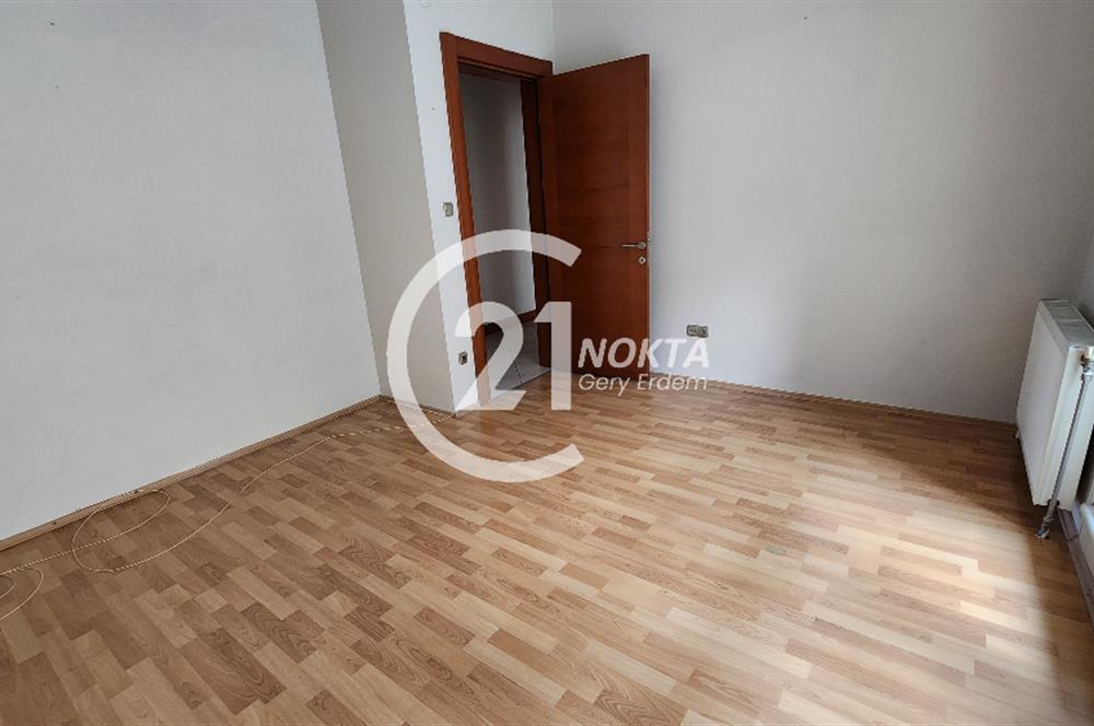 ATAŞEHİR MERİT LİFE GÖL KONAKLARINDA 3+1 180 m2 BOŞ DAİRE