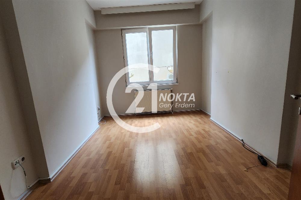 ATAŞEHİR MERİT LİFE GÖL KONAKLARINDA 3+1 180 m2 BOŞ DAİRE