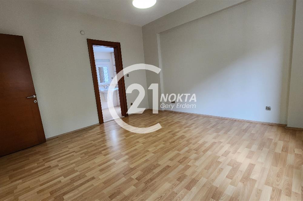 ATAŞEHİR MERİT LİFE GÖL KONAKLARINDA 3+1 180 m2 BOŞ DAİRE