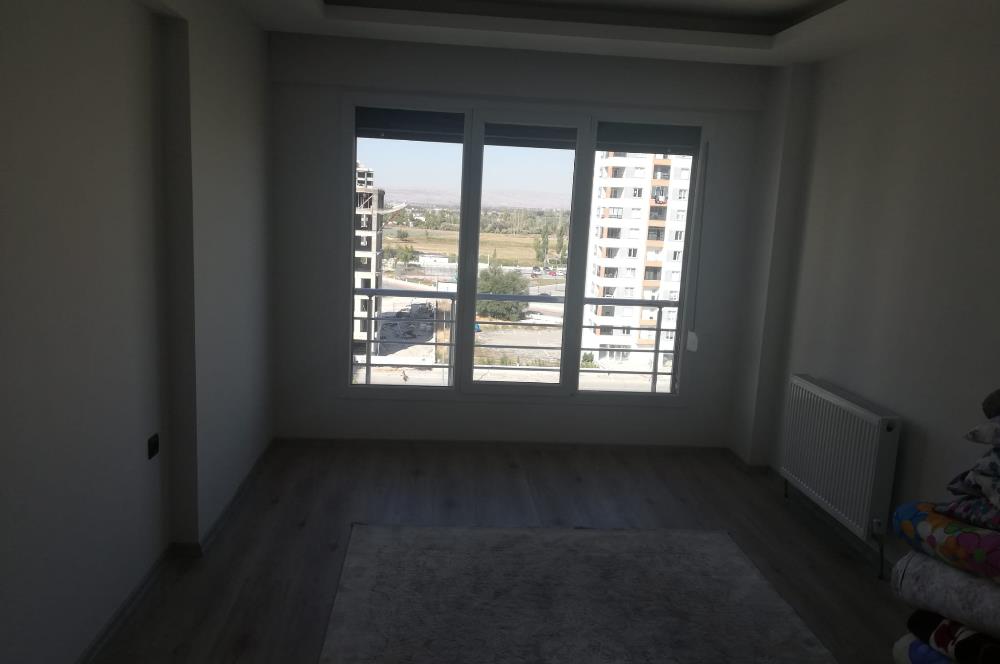 ZÜMRÜT MAHALLESİNDE 4+0 SATILIK DAİRE CENTURY21 ZİRVE'DEN