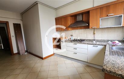 ATAŞEHİR MERİT LİFE GÖL KONAKLARINDA 3+1 180 m2 BOŞ DAİRE