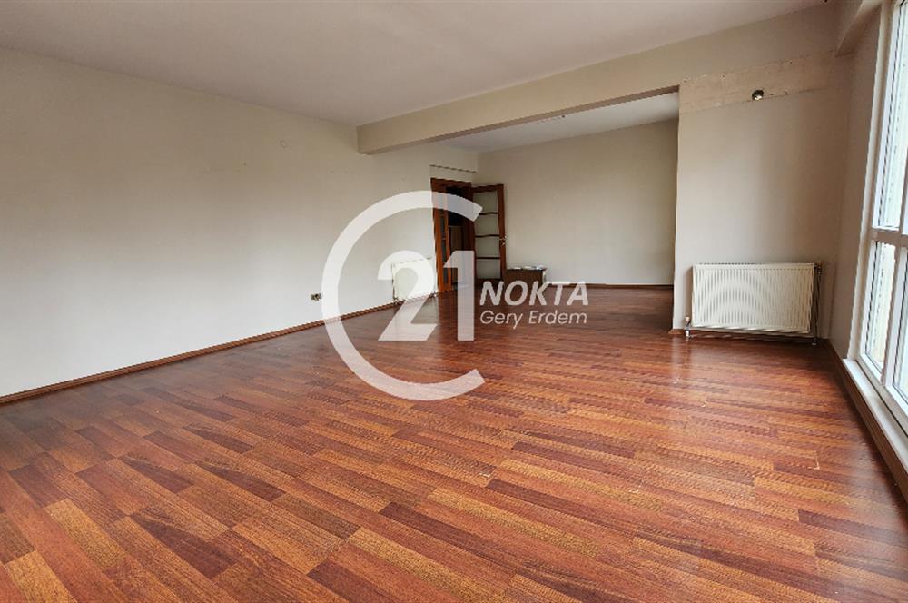 ATAŞEHİR MERİT LİFE GÖL KONAKLARINDA 3+1 180 m2 BOŞ DAİRE