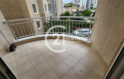 ATAŞEHİR MERİT LİFE GÖL KONAKLARINDA 3+1 180 m2 BOŞ DAİRE