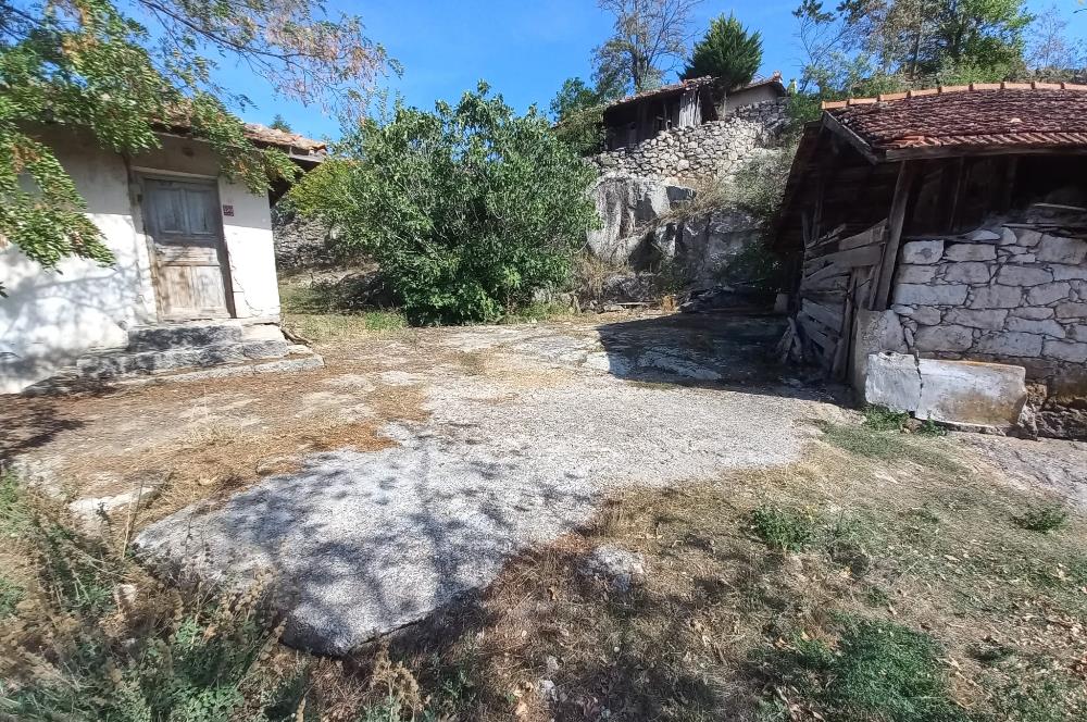 C.21 LOCA DURSUNBEY KARAMANLAR MAH.SATILIK 820M2 MÜKEMMEL TAŞ EV