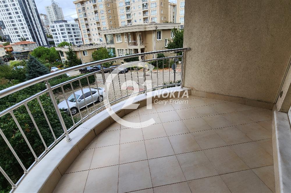 ATAŞEHİR MERİT LİFE GÖL KONAKLARINDA 3+1 180 m2 BOŞ DAİRE