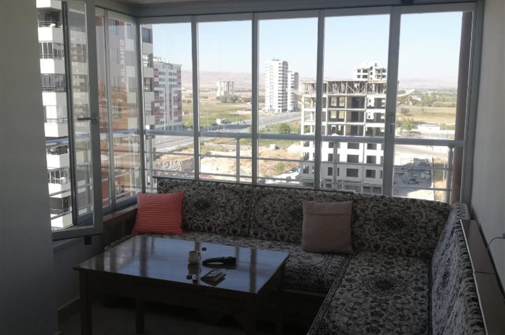 ZÜMRÜT MAHALLESİNDE 4+0 SATILIK DAİRE CENTURY21 ZİRVE'DEN