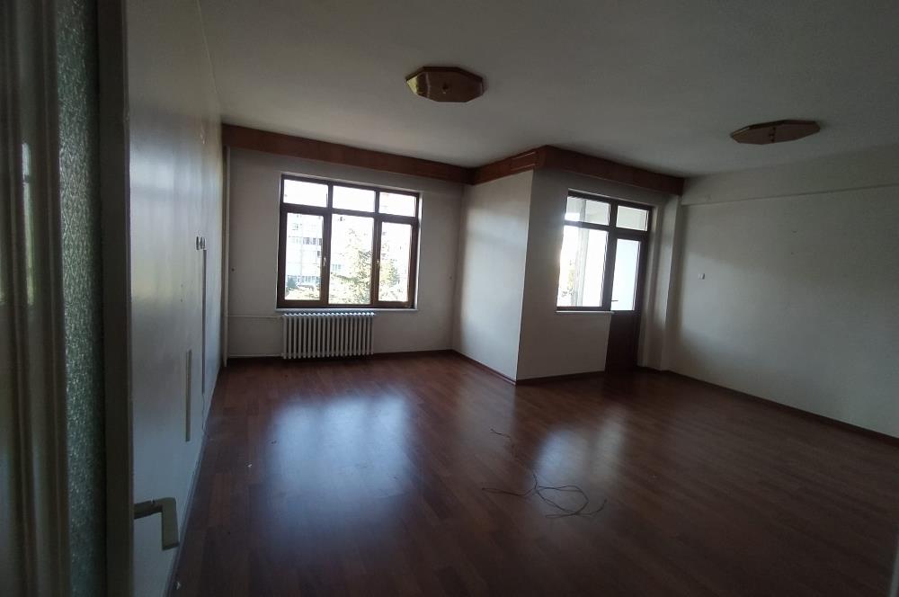 Sivas Caddesi 3+1 Merkezi Konumda Kiralık Daire