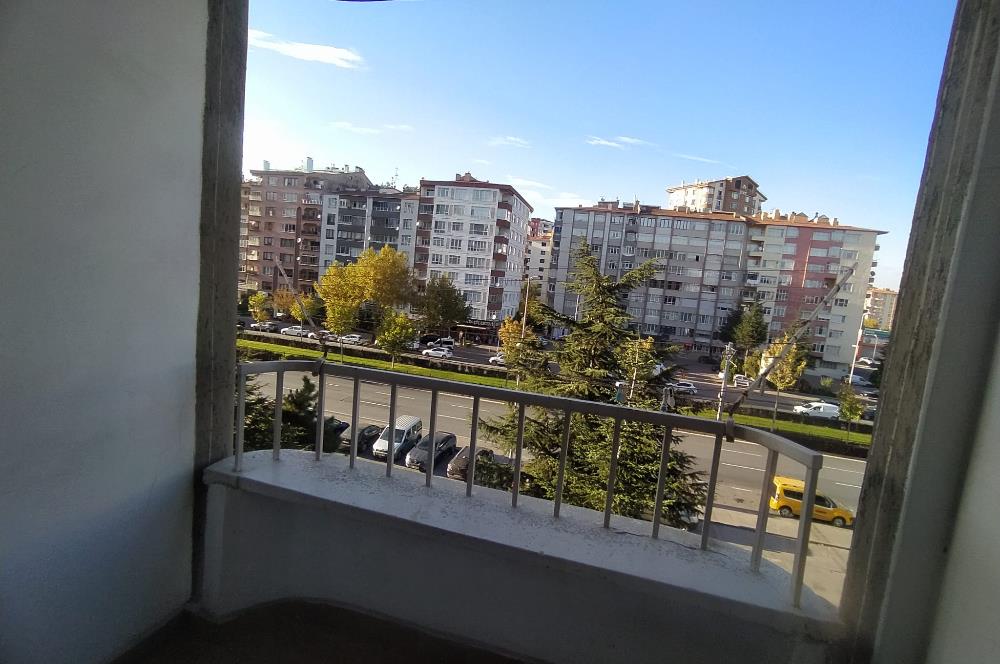 Sivas Caddesi 3+1 Merkezi Konumda Kiralık Daire