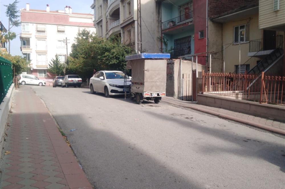 KEÇİÖREN UYANIŞ MAH.AYAZAĞA CADDE YAKINI 2. KATLI + ARSALI EV