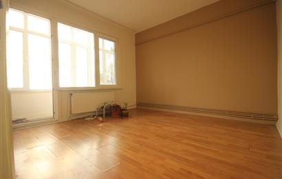 Saniye Erol'dan Kadıköy'ün Kalbinde 130 M2 3+1