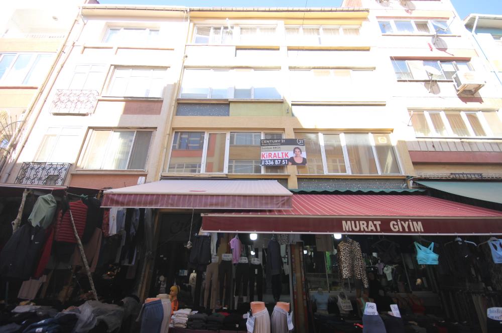 Saniye Erol'dan Kadıköy'ün Kalbinde 130 M2 3+1