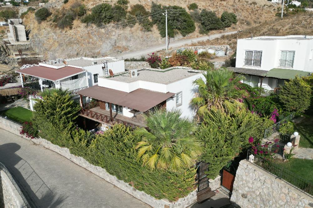 BODRUM GÜMÜŞLÜK’DE DENİZ MANZARALI SATILIK 3+1 MÜSTAKİL VİLLA