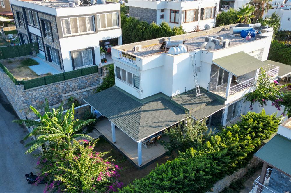 Bodrum-Konacık 4+1 müstakil bahçeli tripleks satılık villa