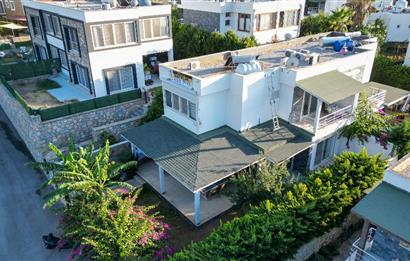 Bodrum-Konacık 4+1 müstakil bahçeli tripleks satılık villa