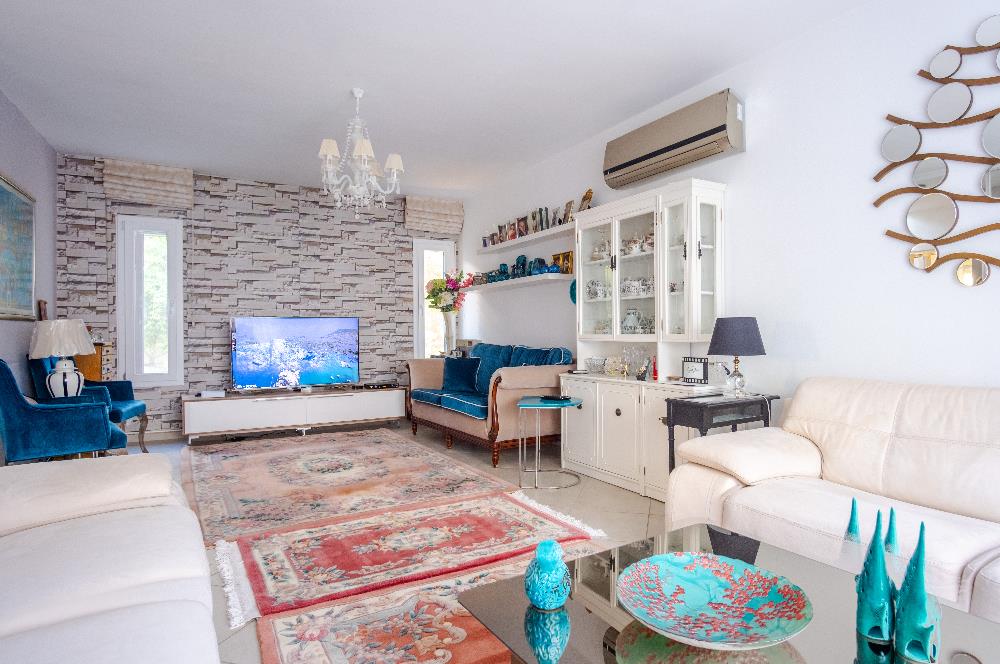 Bodrum-Konacık 4+1 müstakil bahçeli tripleks satılık villa